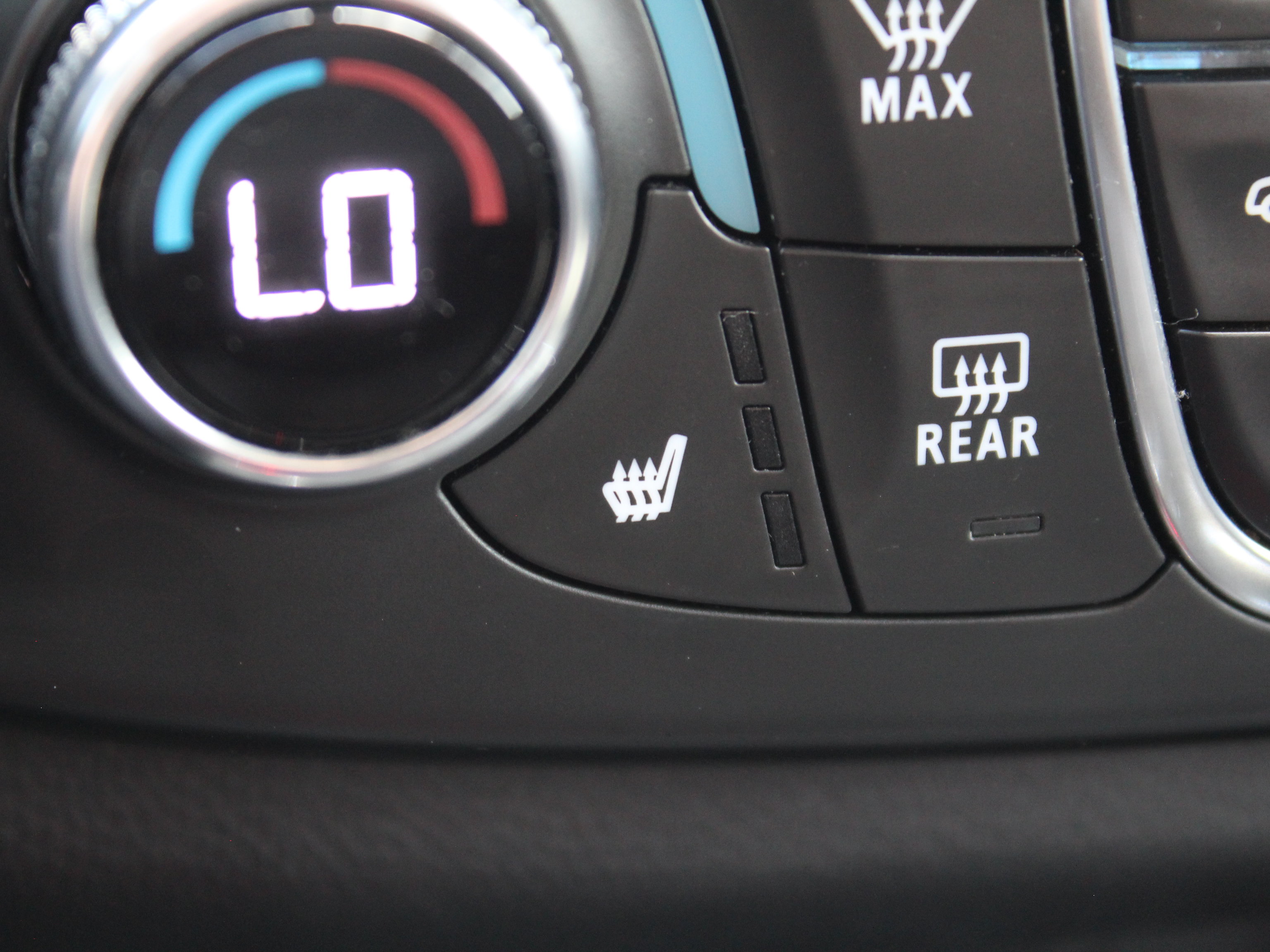Used 2020 Chevrolet Traverse LT FWD image 19