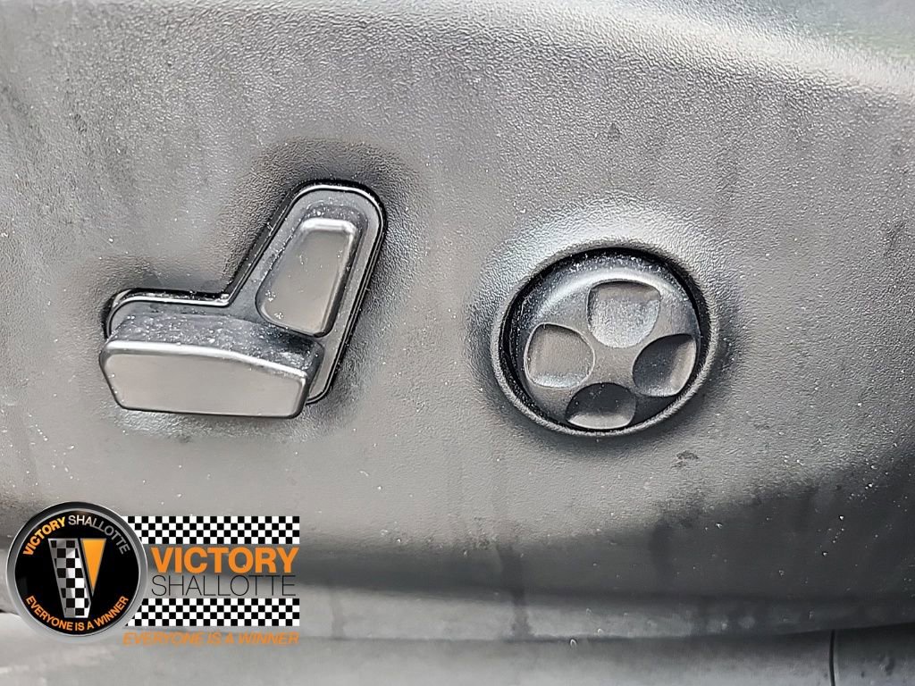 Certified 2025 Chrysler Pacifica Select image 19