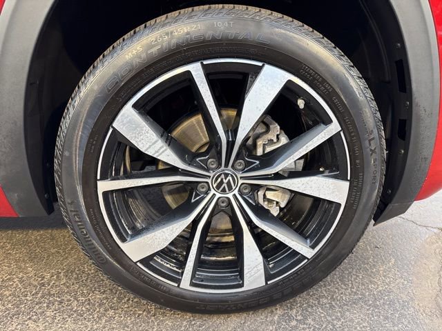 Used 2024 Volkswagen Atlas SEL Premium R-Line image 32