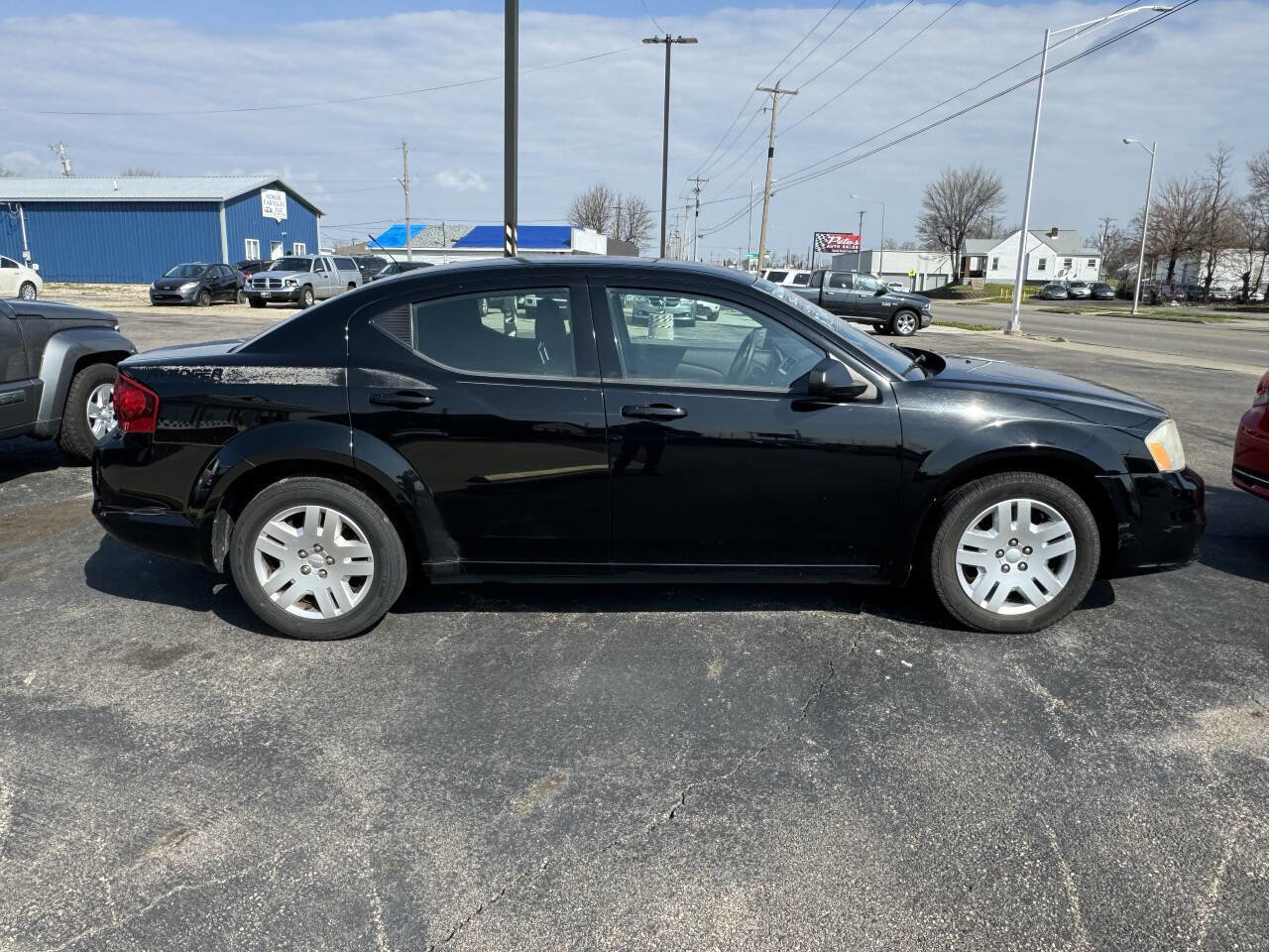 Used 2011 Dodge Avenger Express image 9