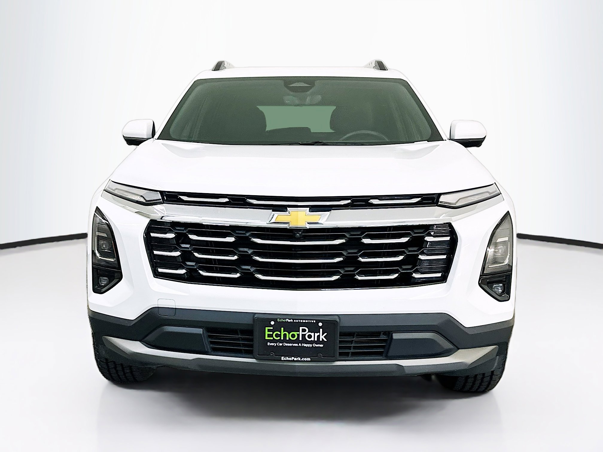 Used 2025 Chevrolet Equinox LT w/ Convenience Package II image 2