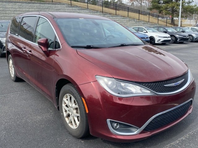 Used 2020 Chrysler Pacifica Touring w/ Cold Weather Group video 1