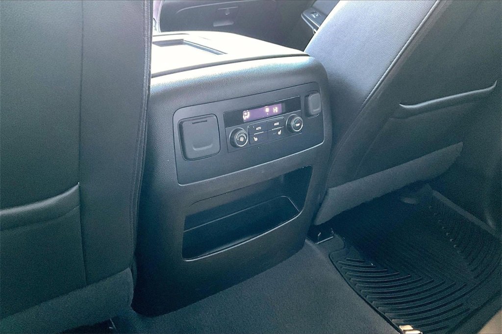 Used 2020 GMC Yukon SLT image 34