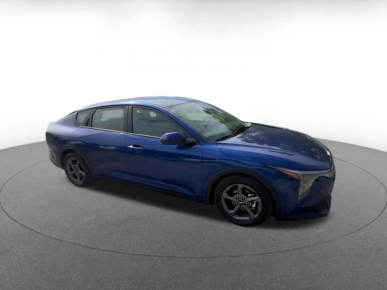 Used 2025 Kia K4 FWD image 2