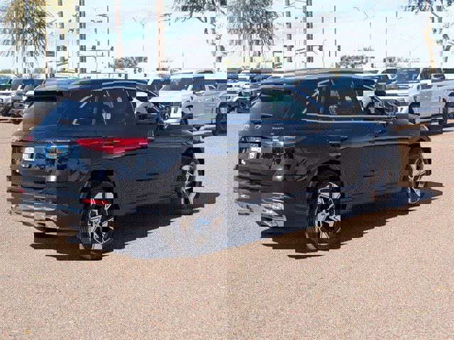 Used 2024 Mercedes-Benz GLC 300 4MATIC image 6