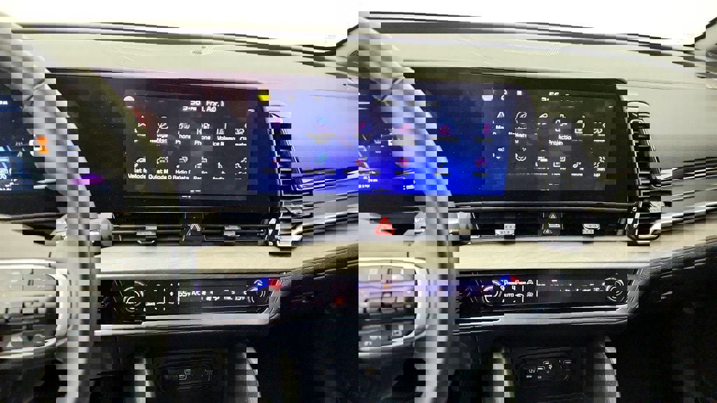 Used 2025 Kia Sportage X-Line w/ Premium Package image 18