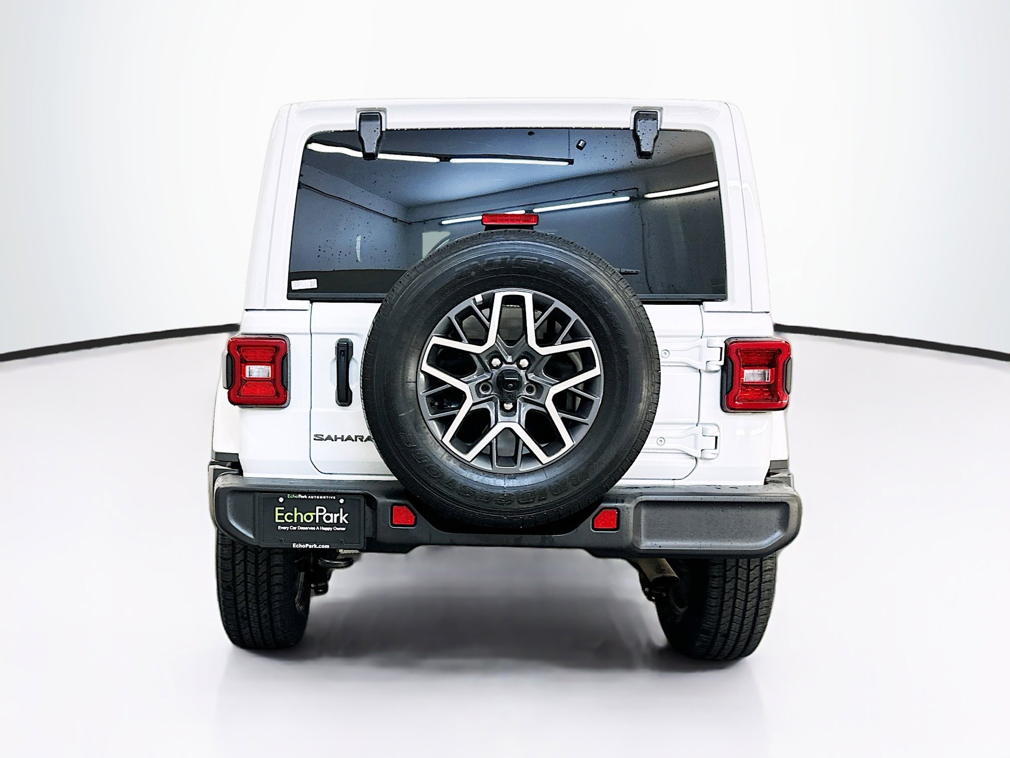 Used 2025 Jeep Wrangler Sahara image 7