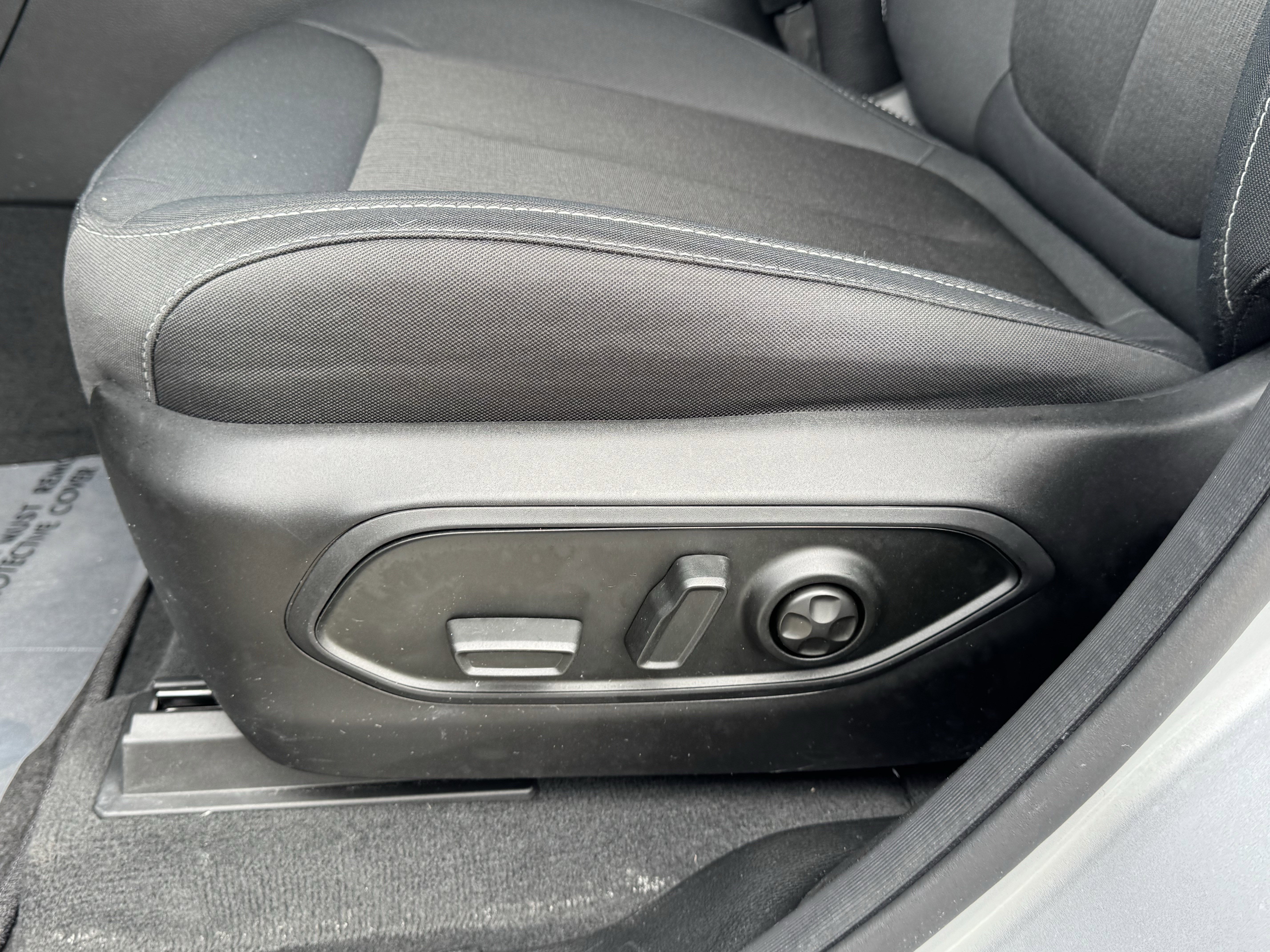 Used 2024 Jeep Grand Cherokee Laredo w/ MOPAR Finishing Package image 26