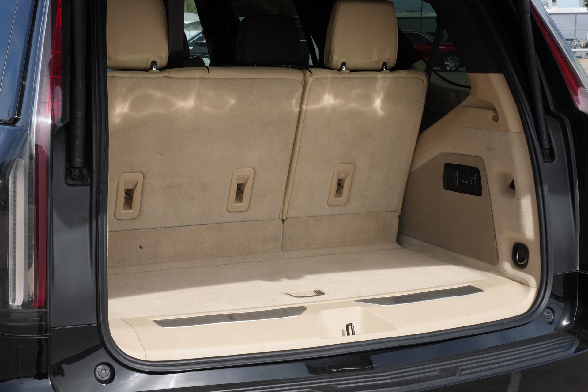 Used 2023 Cadillac Escalade Premium Luxury image 24