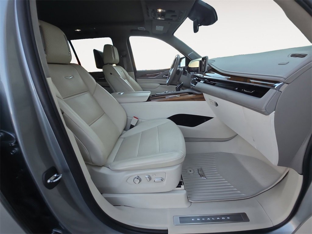 Used 2024 Cadillac Escalade Premium Luxury Platinum image 15