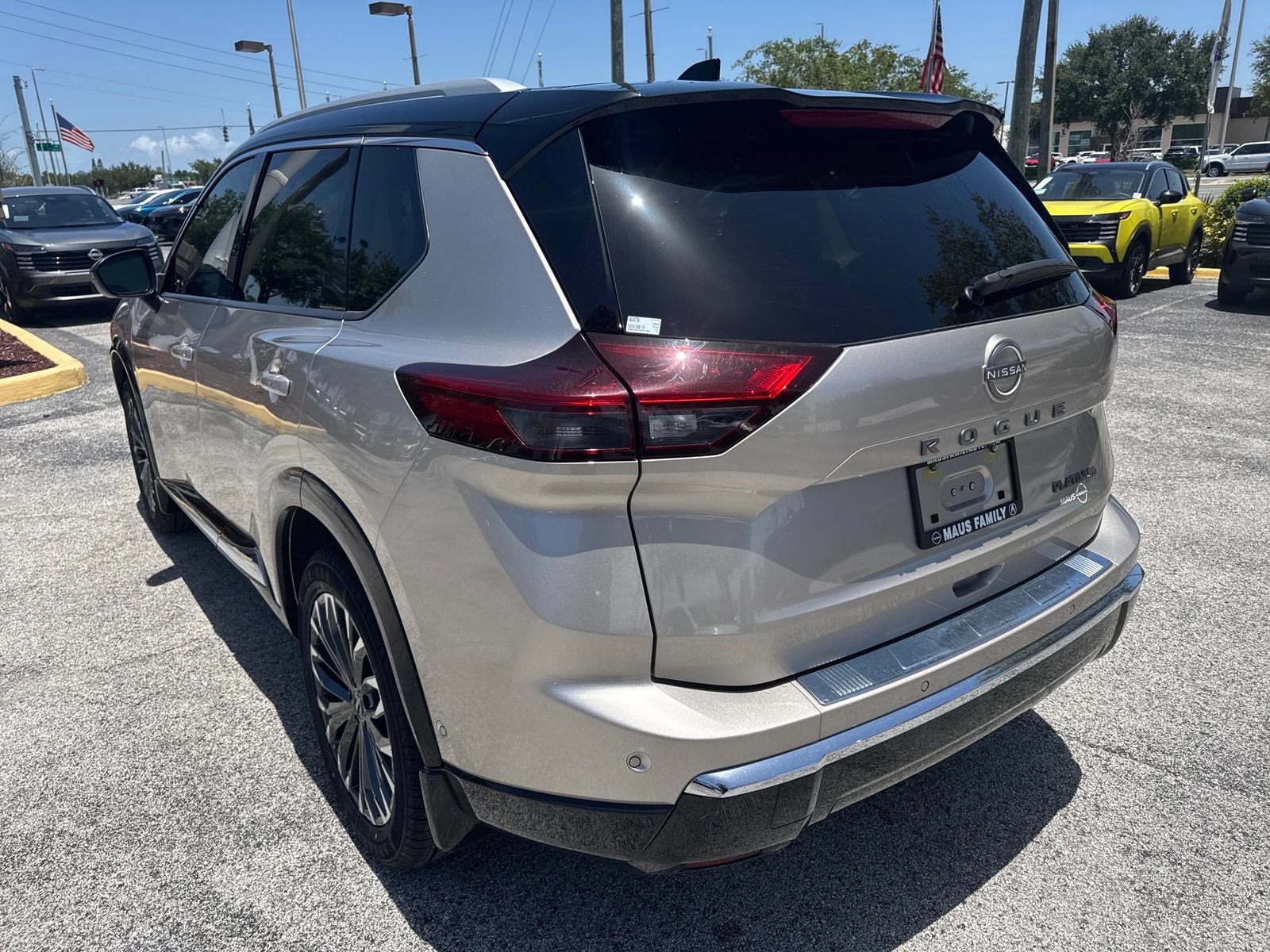 Certified 2024 Nissan Rogue Platinum FWD image 14