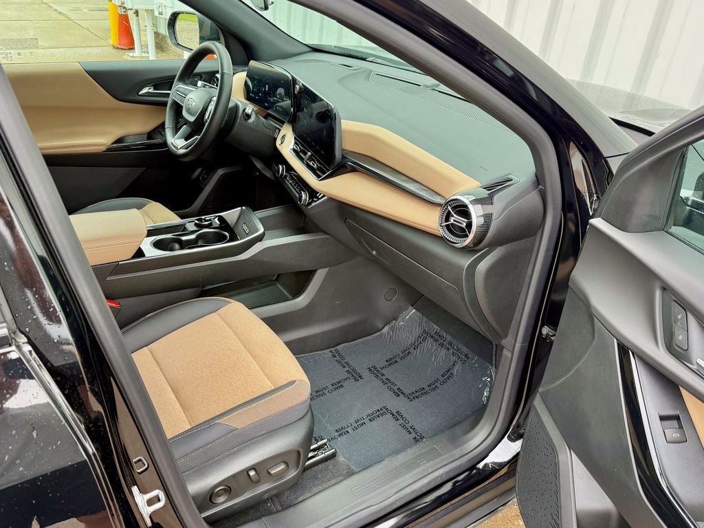 Used 2025 Chevrolet Equinox ACTIV w/ Convenience Package III AWD/4WD image 19