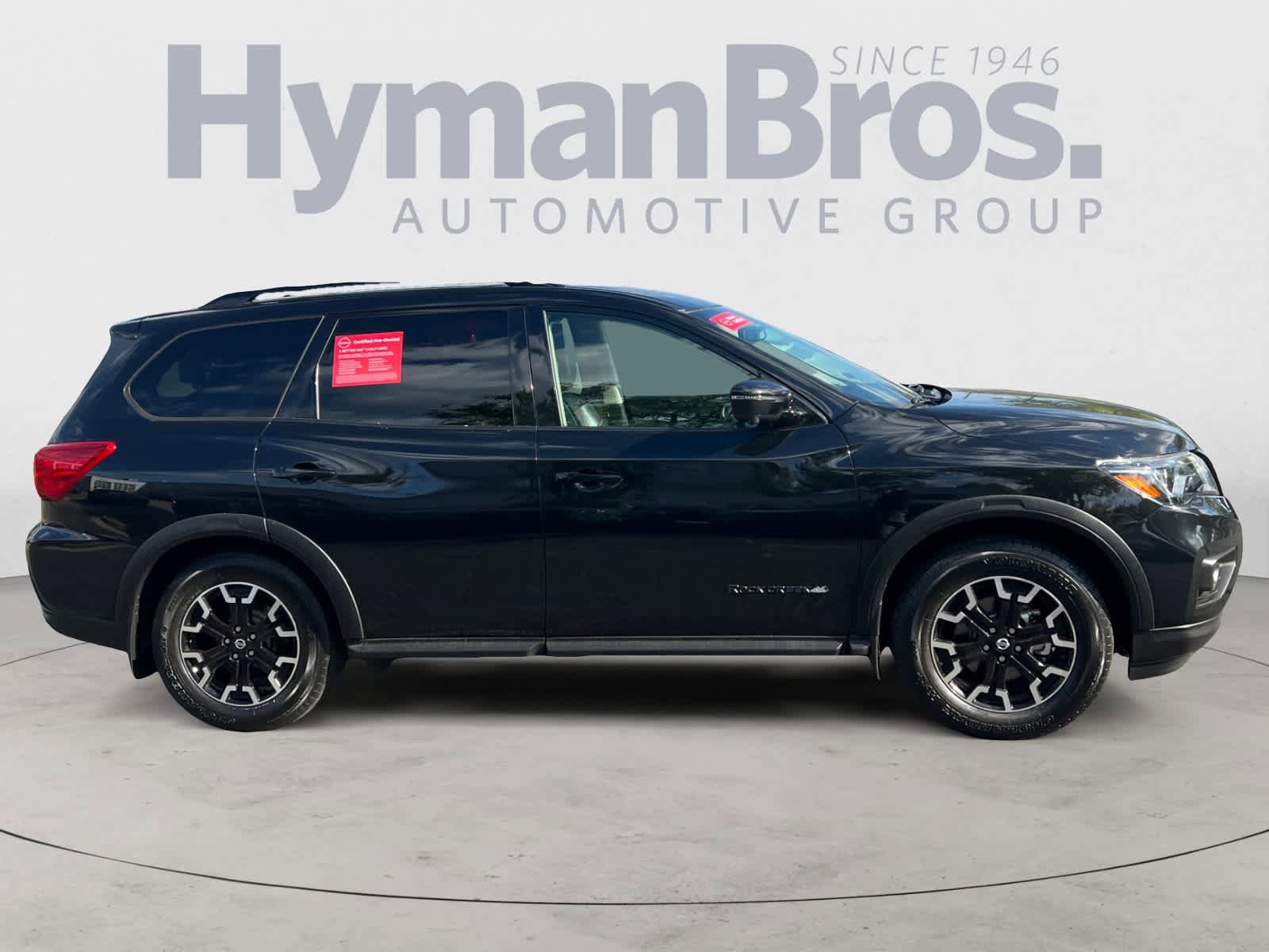 Used 2020 Nissan Pathfinder SL AWD/4WD image 2