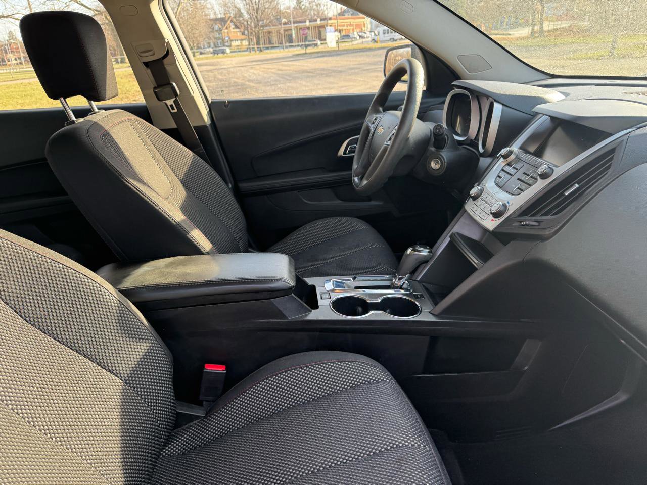 Used 2017 Chevrolet Equinox LS FWD image 29