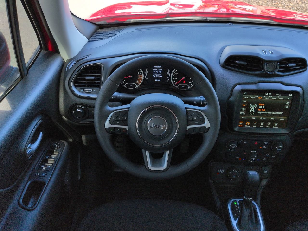 Used 2023 Jeep Renegade Latitude AWD/4WD image 16