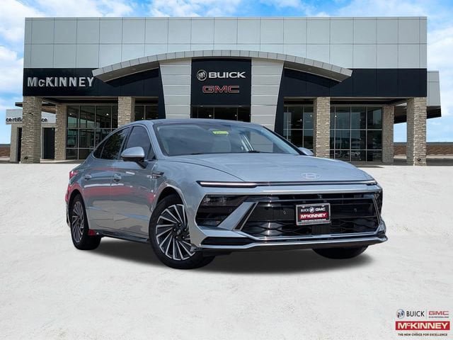 Used 2025 Hyundai Sonata Limited FWD image 1