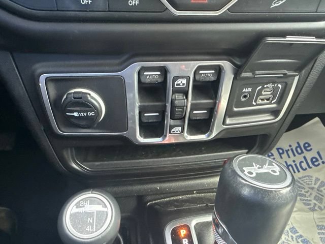 Used 2018 Jeep Wrangler Unlimited Sahara AWD/4WD image 25