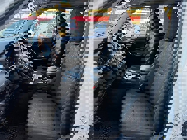 Used 2021 Toyota RAV4 XLE image 27