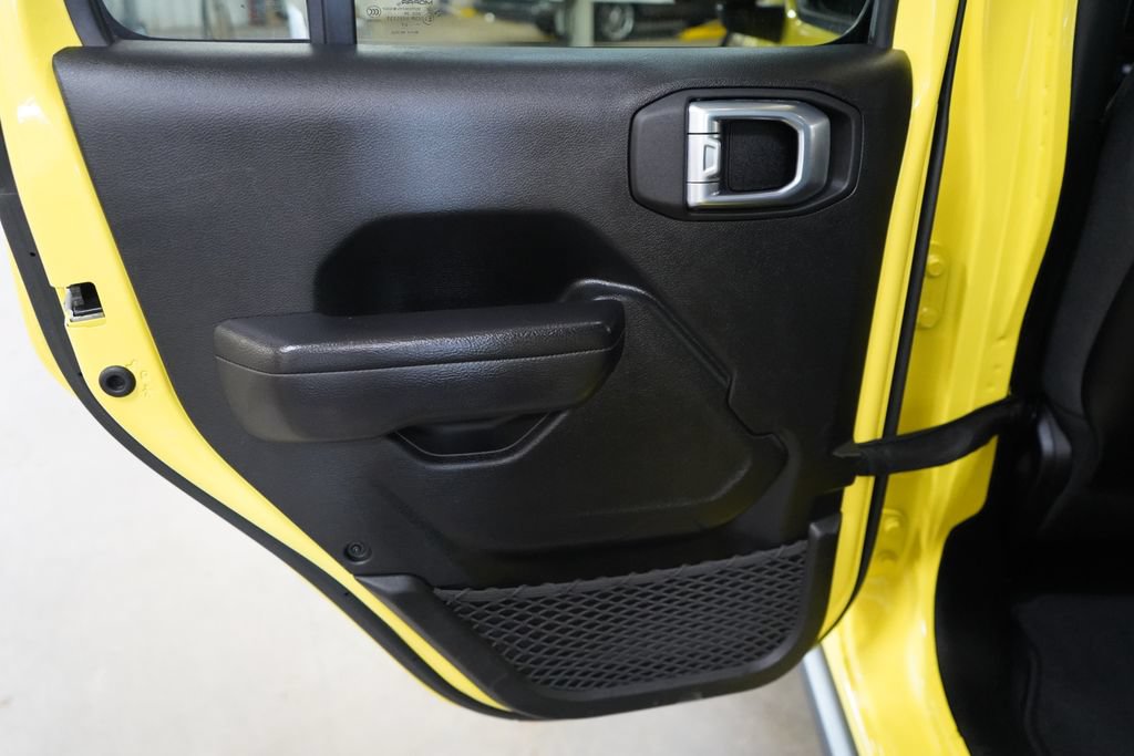 Used 2024 Jeep Wrangler Unlimited Rubicon AWD/4WD image 29