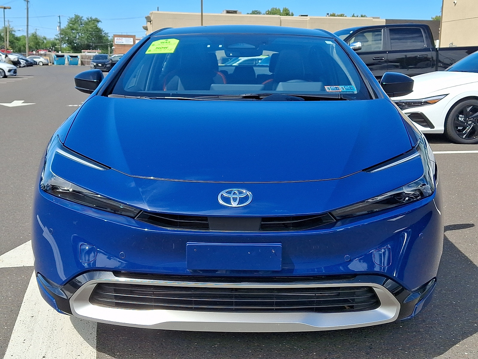 Used 2024 Toyota Prius Prime FWD image 2
