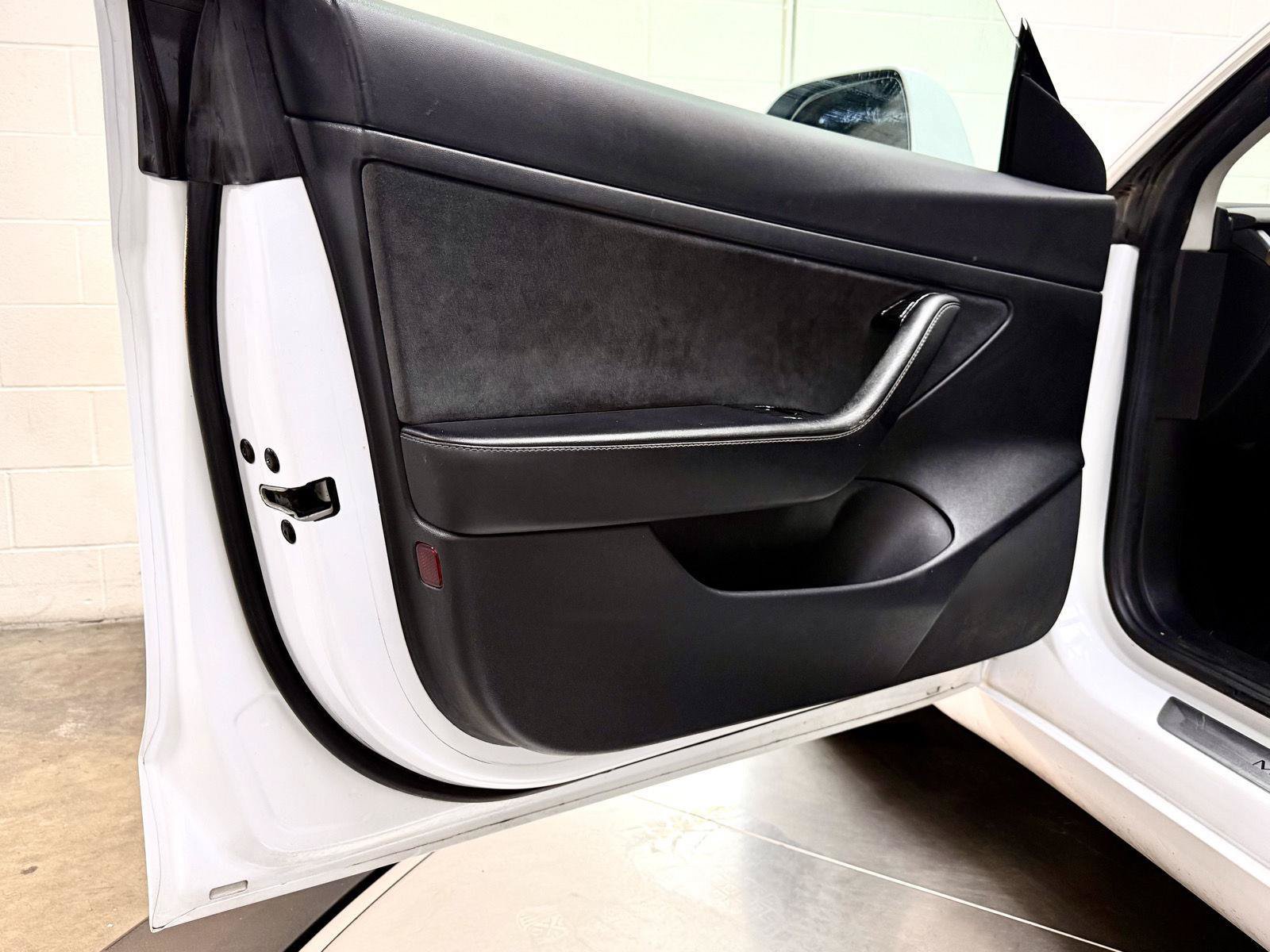 Used 2020 Tesla Model 3 Standard Range Plus RWD image 12