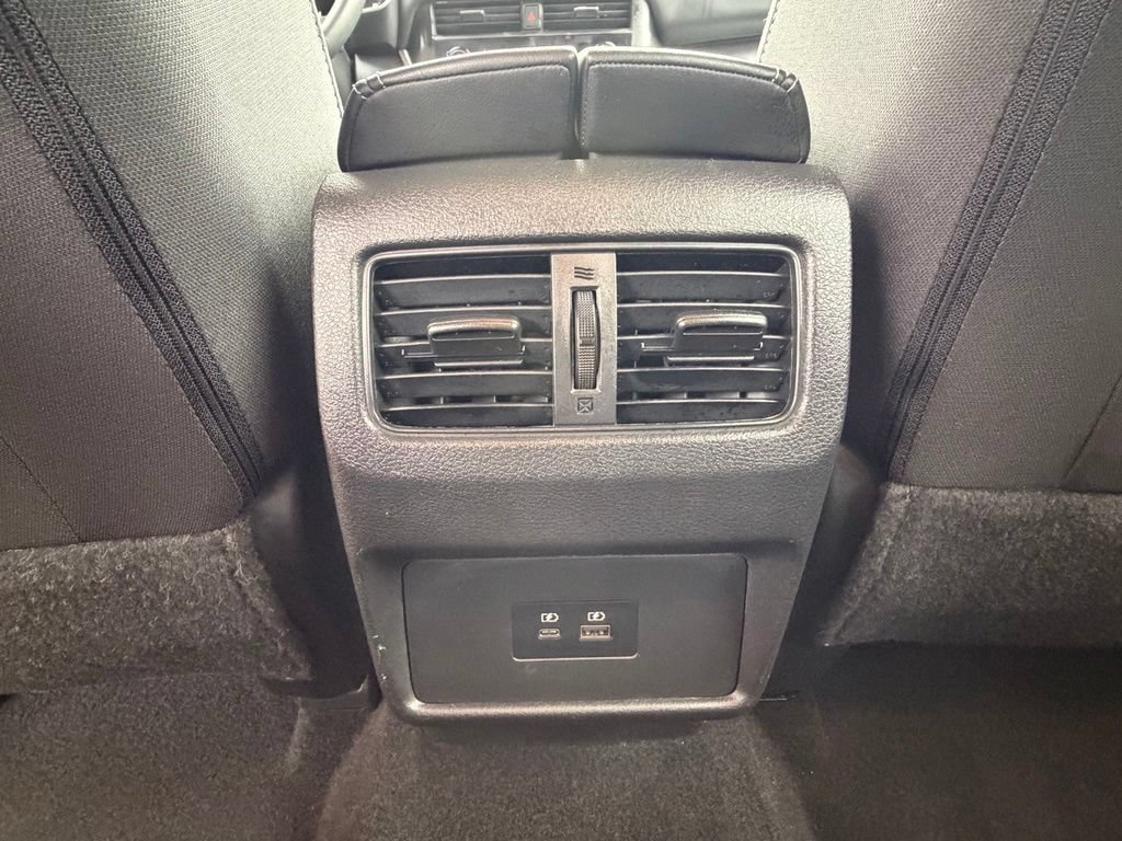 Used 2023 Nissan Rogue SV AWD/4WD image 31