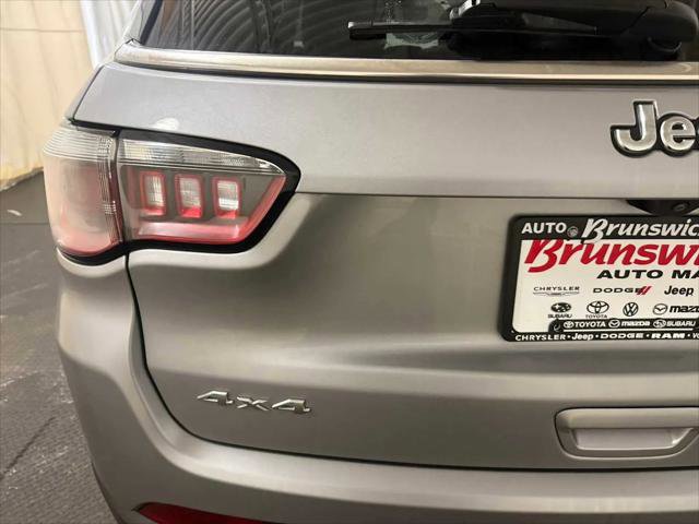 Certified 2022 Jeep Compass Limited image 17