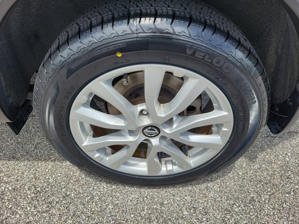 Used 2021 Nissan Rogue Sport SV FWD image 38