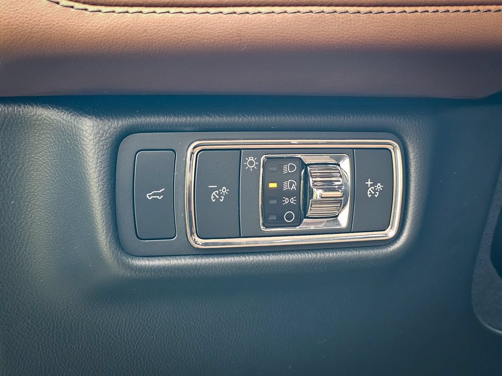 Used 2023 Lincoln Aviator Reserve w/ Equipment Group 201A AWD/4WD image 14