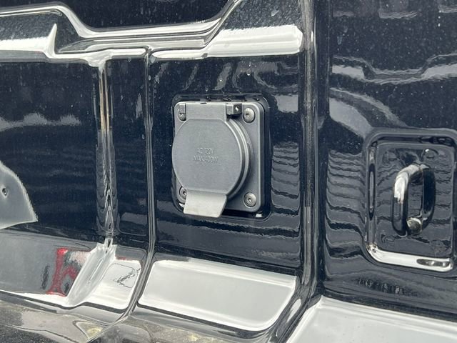 New 2026 Chevrolet Colorado Z71 w/ Midnight Edition AWD/4WD image 6