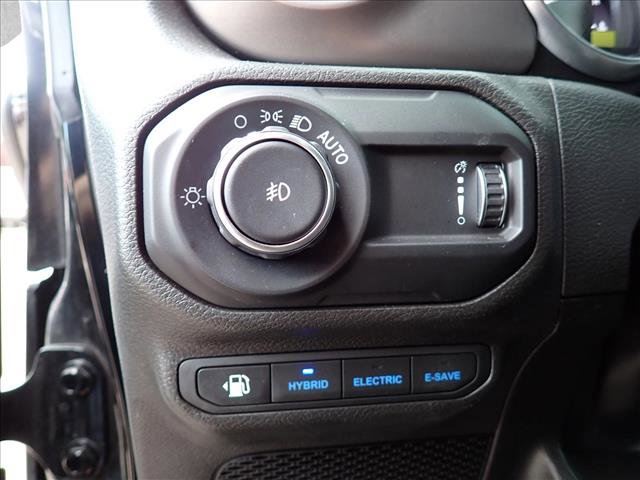 Used 2023 Jeep Wrangler Unlimited w/ Sun & Screen Package AWD/4WD image 12