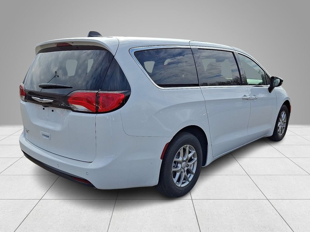 New 2026 Chrysler Voyager LX FWD image 4