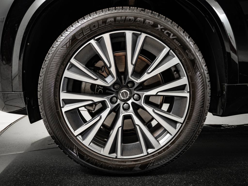 Used 2022 Volvo XC90 T6 Momentum AWD/4WD image 13