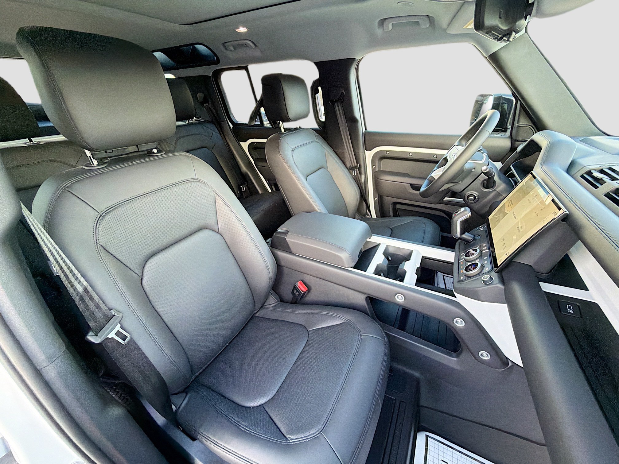 New 2026 Land Rover Defender 110 X-Dynamic SE AWD/4WD image 14