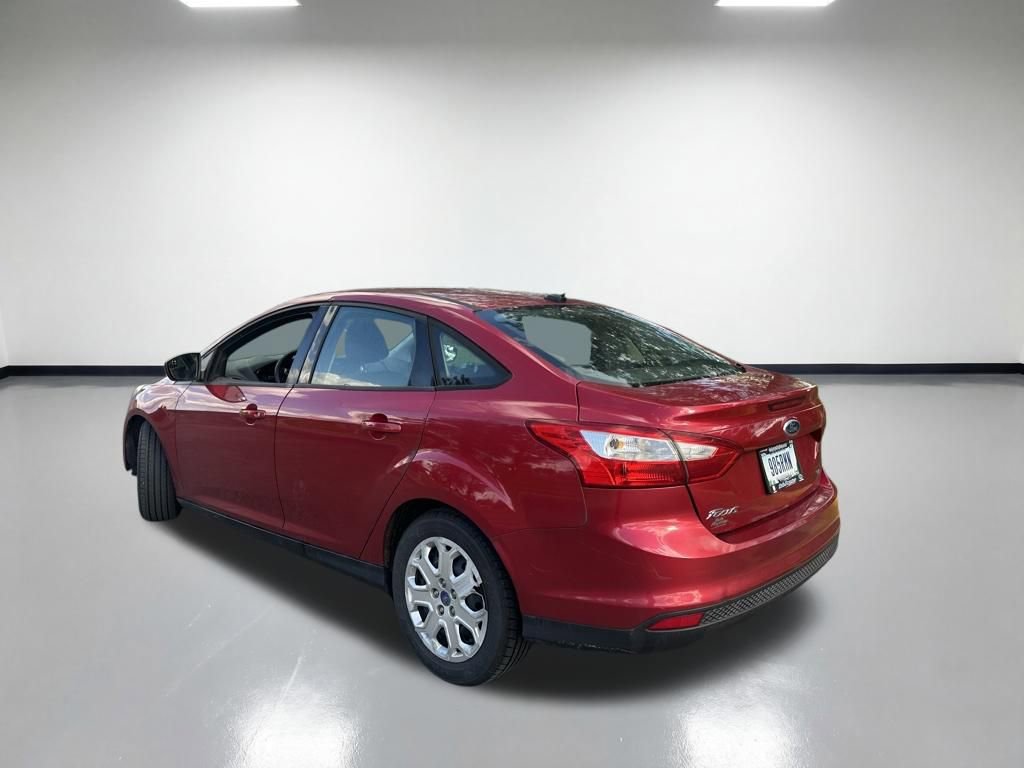 Used 2012 Ford Focus SE FWD image 2