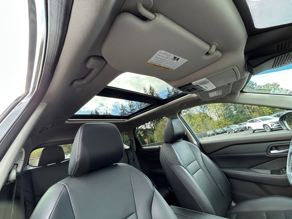 Used 2023 Nissan Rogue SL w/ SL Premium Package image 27