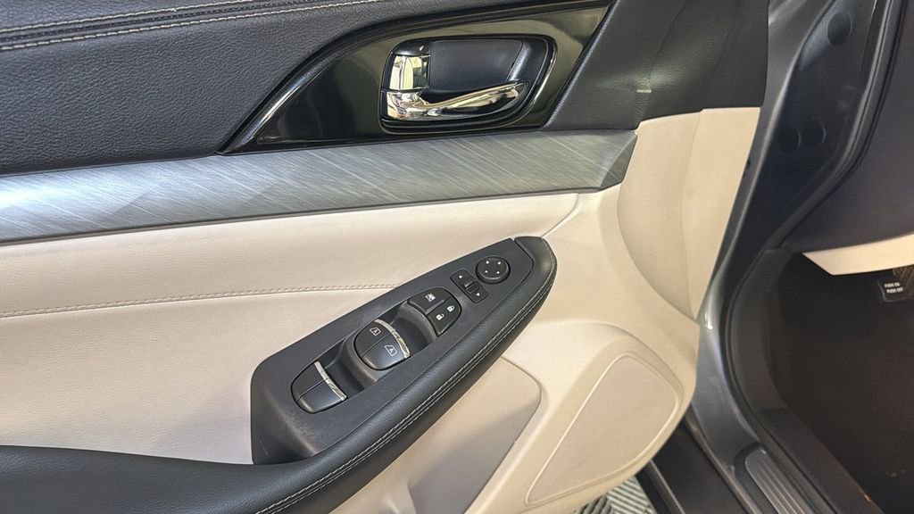 Used 2017 Nissan Maxima 3.5 SL image 23