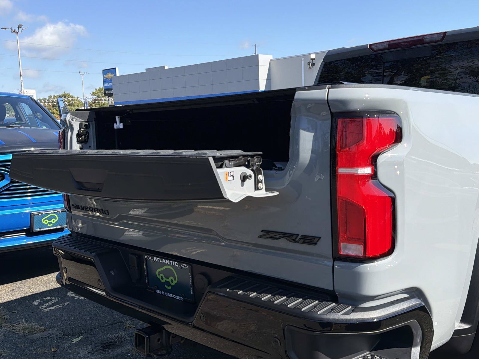 Used 2025 Chevrolet Silverado 2500 ZR2 w/ Technology Package AWD/4WD image 6