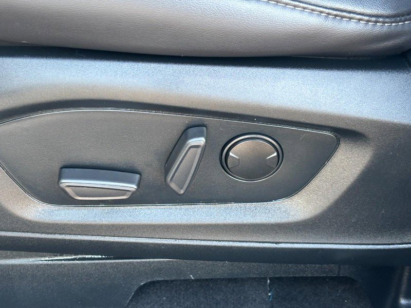 Used 2022 Ford Explorer XLT w/ Equipment Group 202A image 17