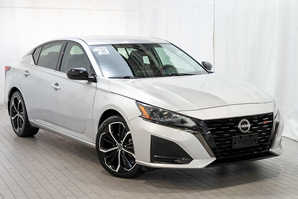 Certified 2023 Nissan Altima 2.5 SR FWD image 1