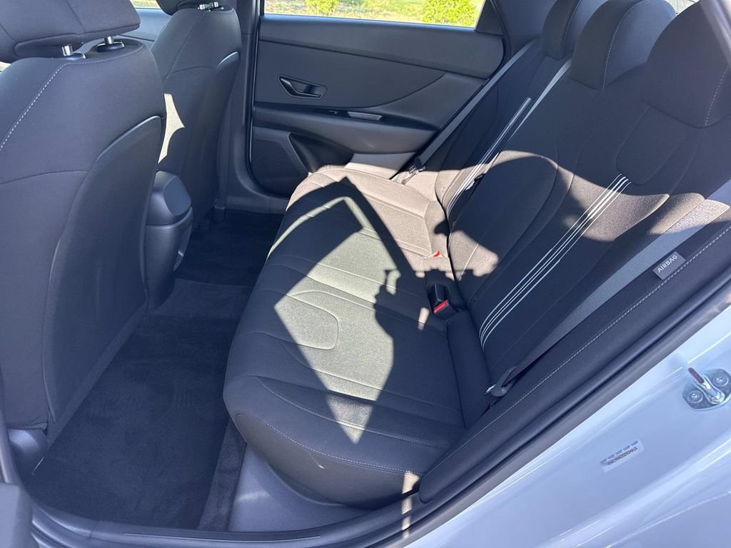 Used 2025 Hyundai Elantra Sport FWD image 23