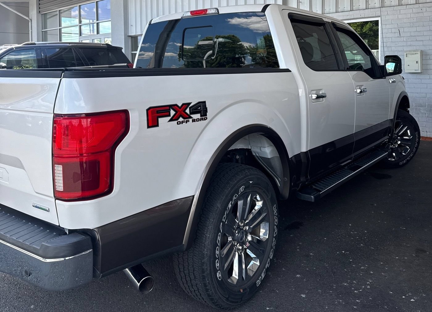 Used 2018 Ford F150 Lariat w/ Equipment Group 502A Luxury AWD/4WD image 7