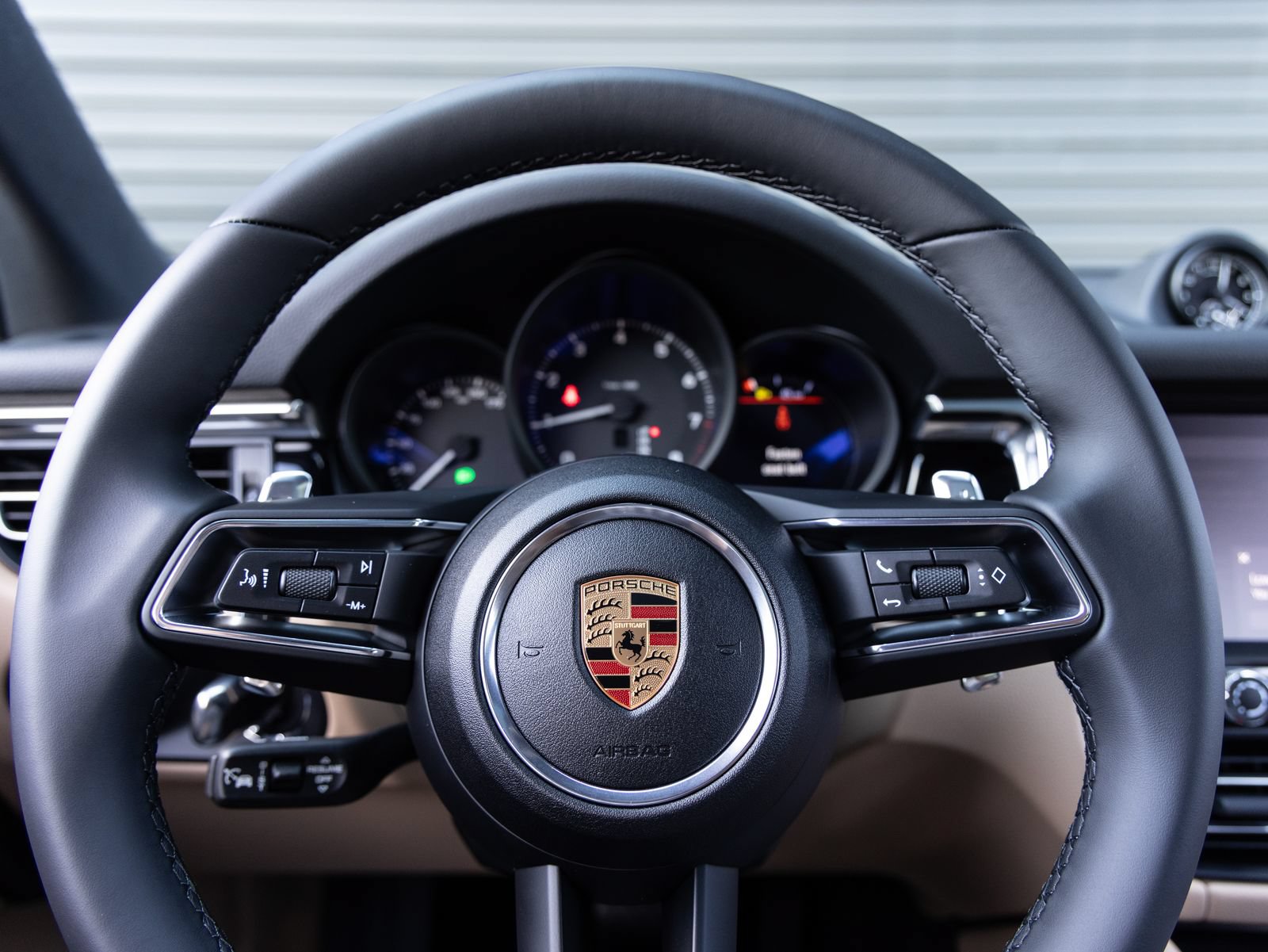 Certified 2026 Porsche Macan AWD/4WD image 14