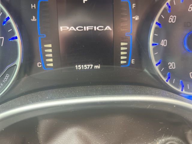 Used 2017 Chrysler Pacifica Touring-L image 9