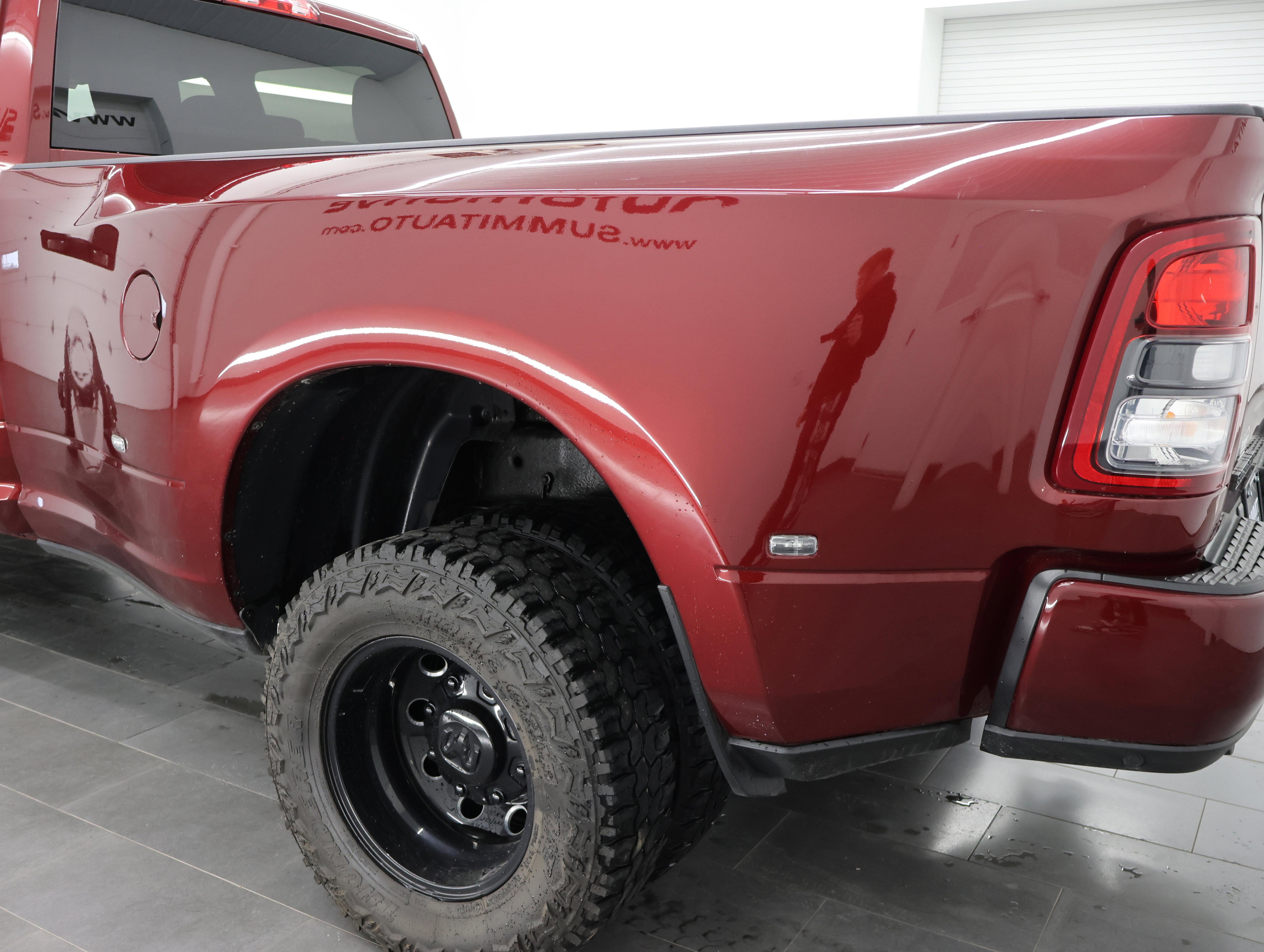 Used 2023 RAM 3500 Big Horn w/ Night Edition AWD/4WD image 29