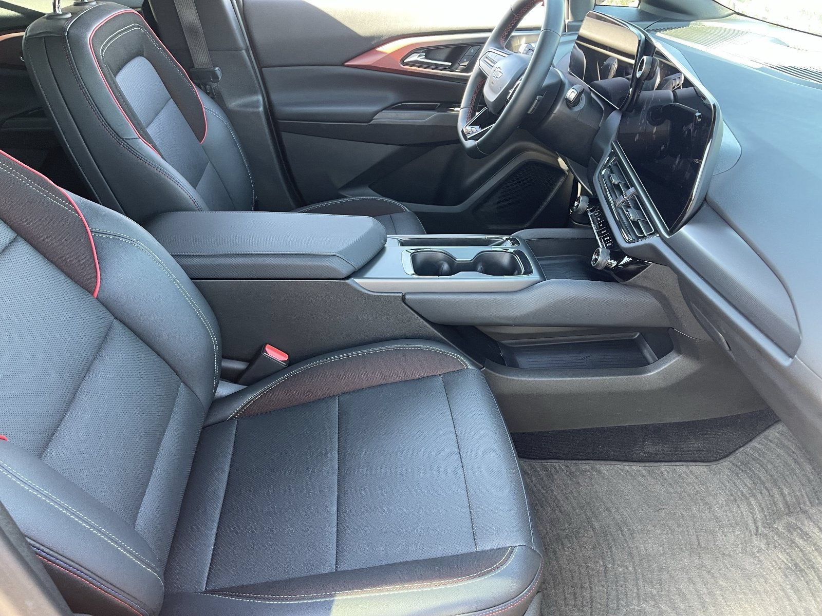 Certified 2024 Chevrolet Equinox EV RS FWD image 12