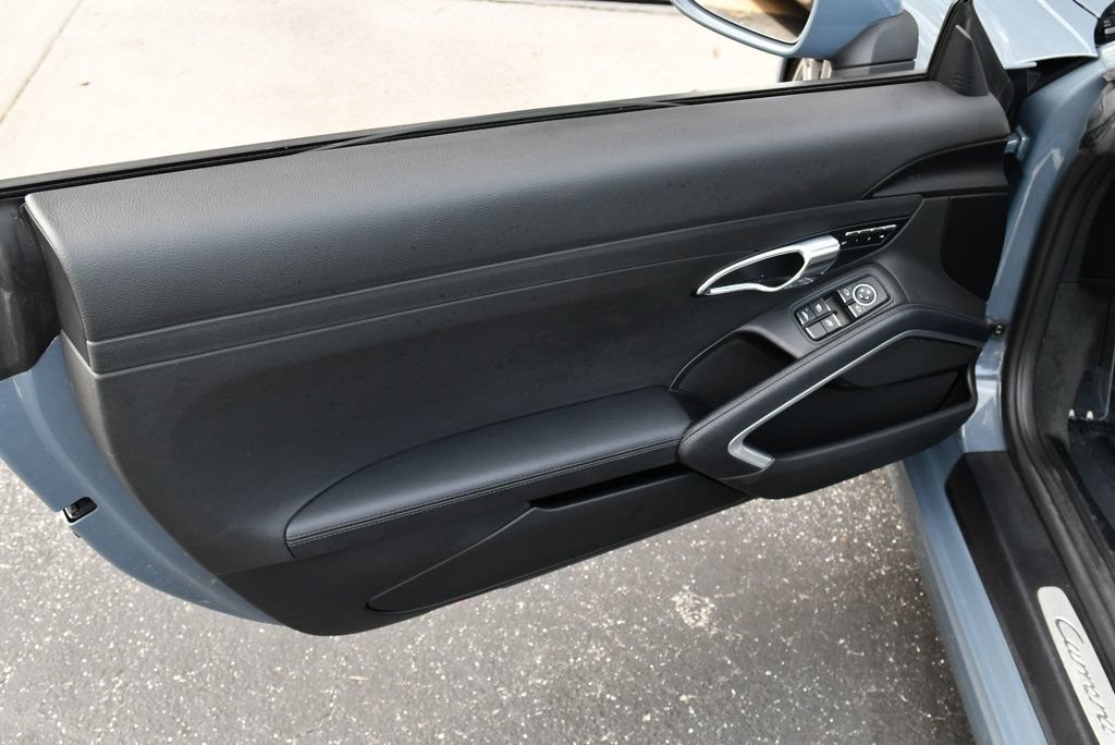 Used 2017 Porsche 911 Carrera image 11
