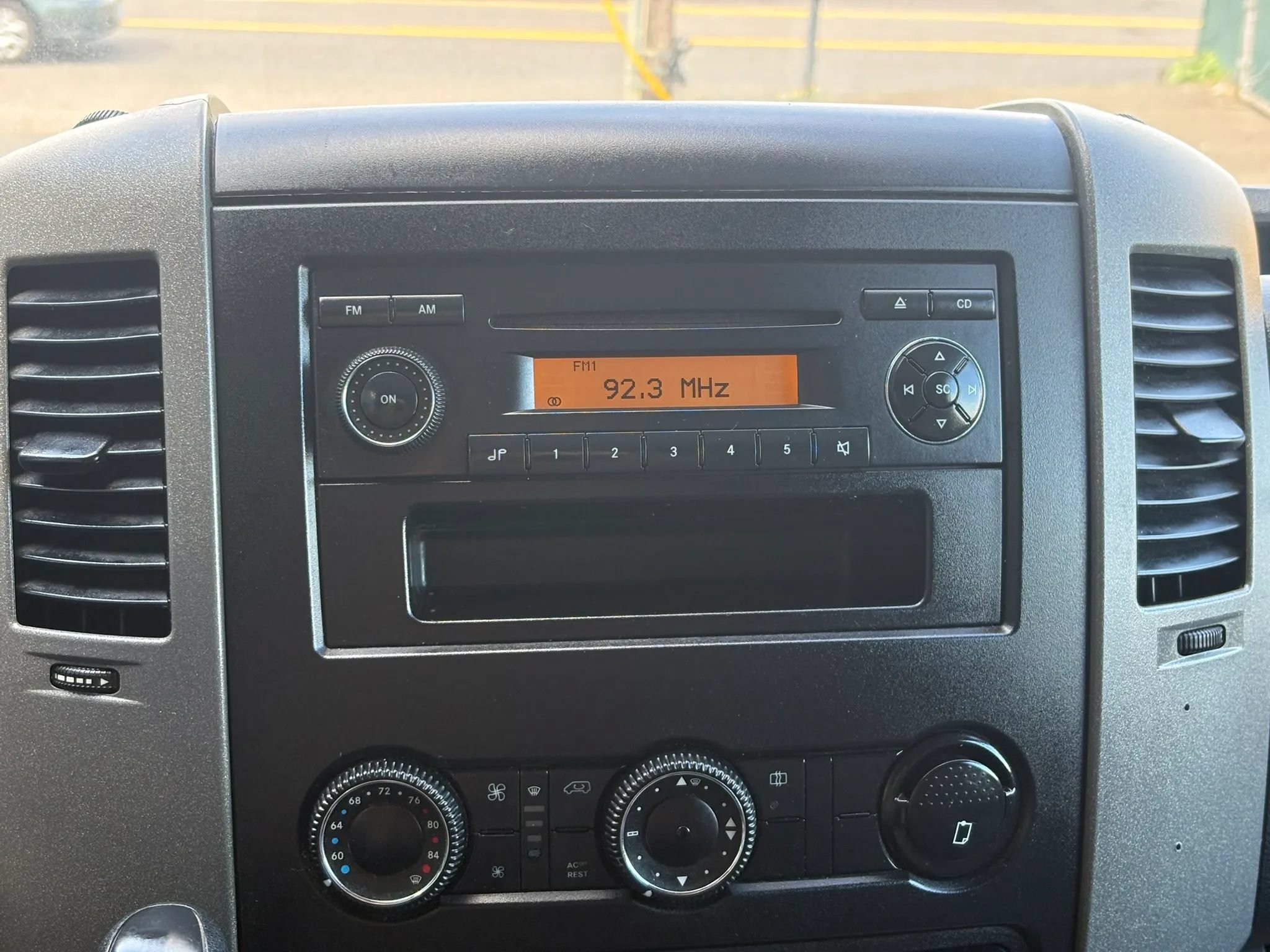 Used 2007 Dodge Sprinter 2500 RWD image 14