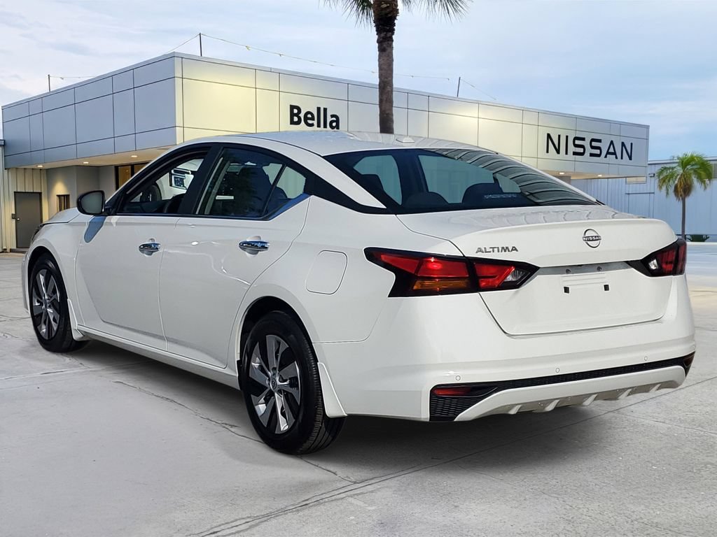 Certified 2025 Nissan Altima 2.5 S FWD image 6
