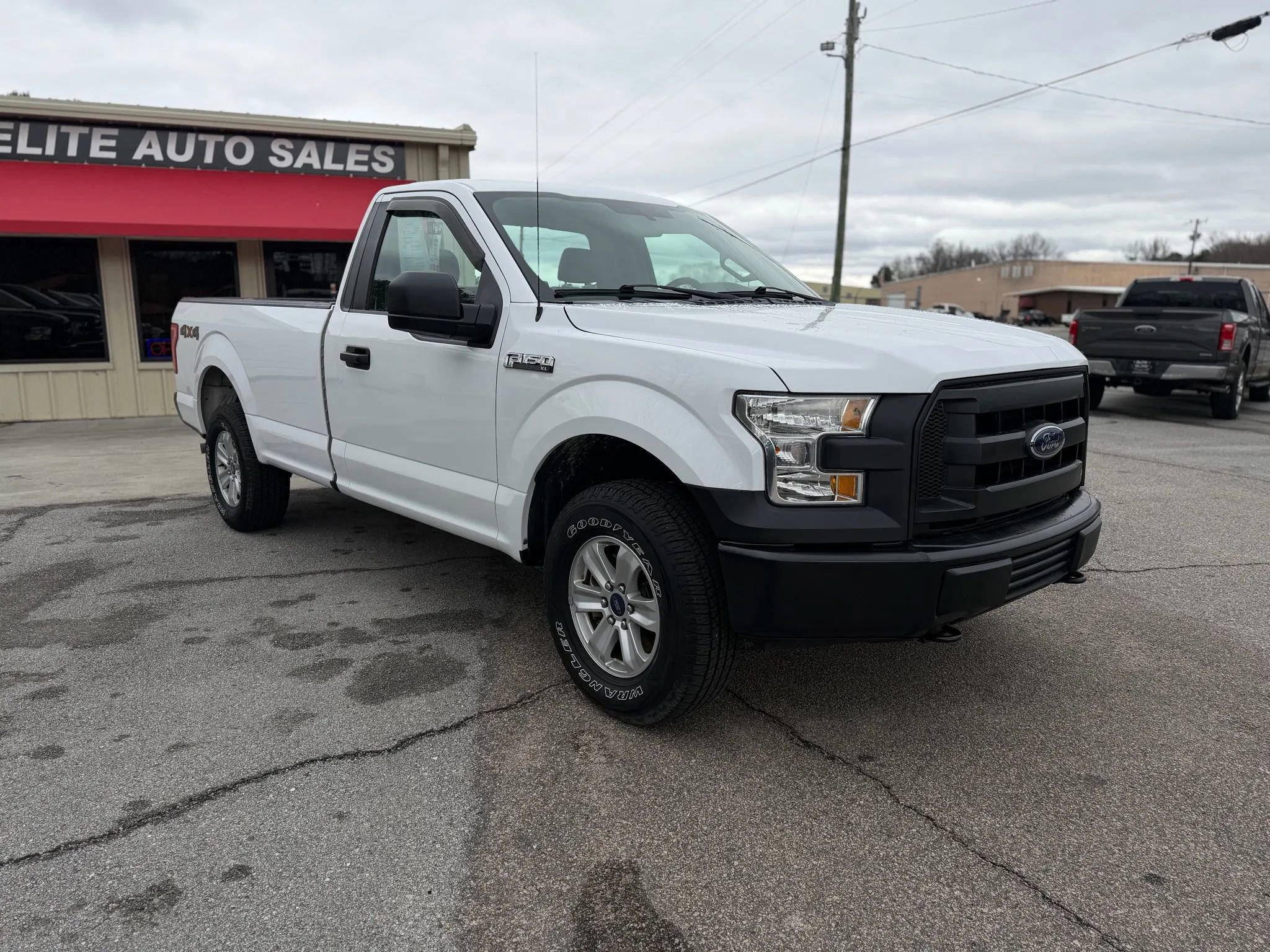 Used 2017 Ford F150 XL w/ Equipment Group 101A Mid image 6